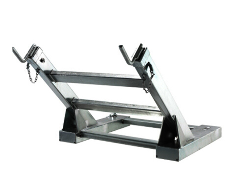 Повышение эффективности с помощью стрелы для перемещения мешков навалом на вилочном погрузчике грузоподъемностью 2000 кг